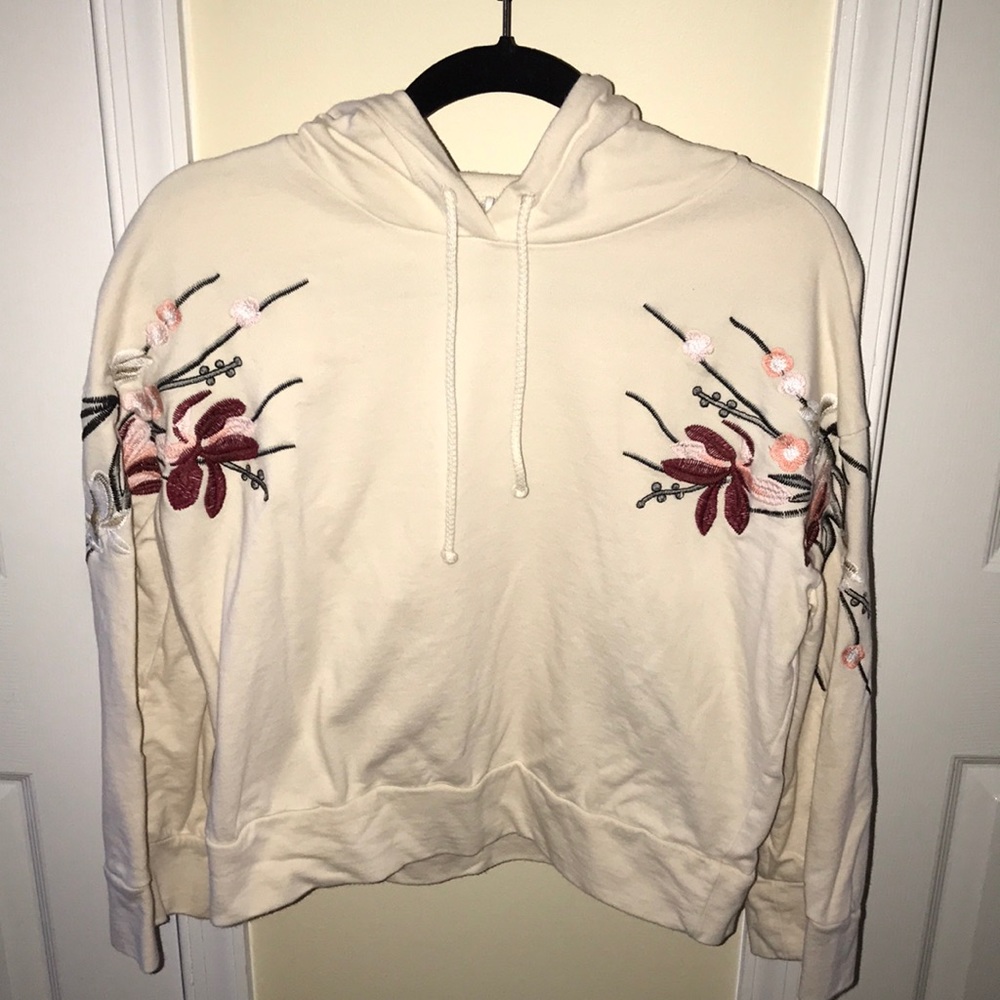 Floral Embroidered Cropped Hoodie